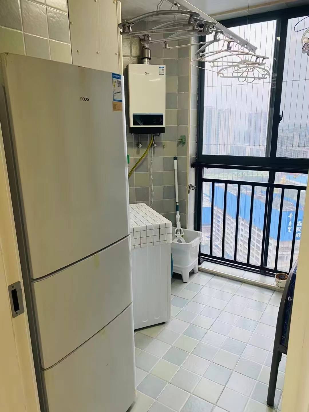 梓山湖领御  2室2厅2卫   1800.00元/月室内图