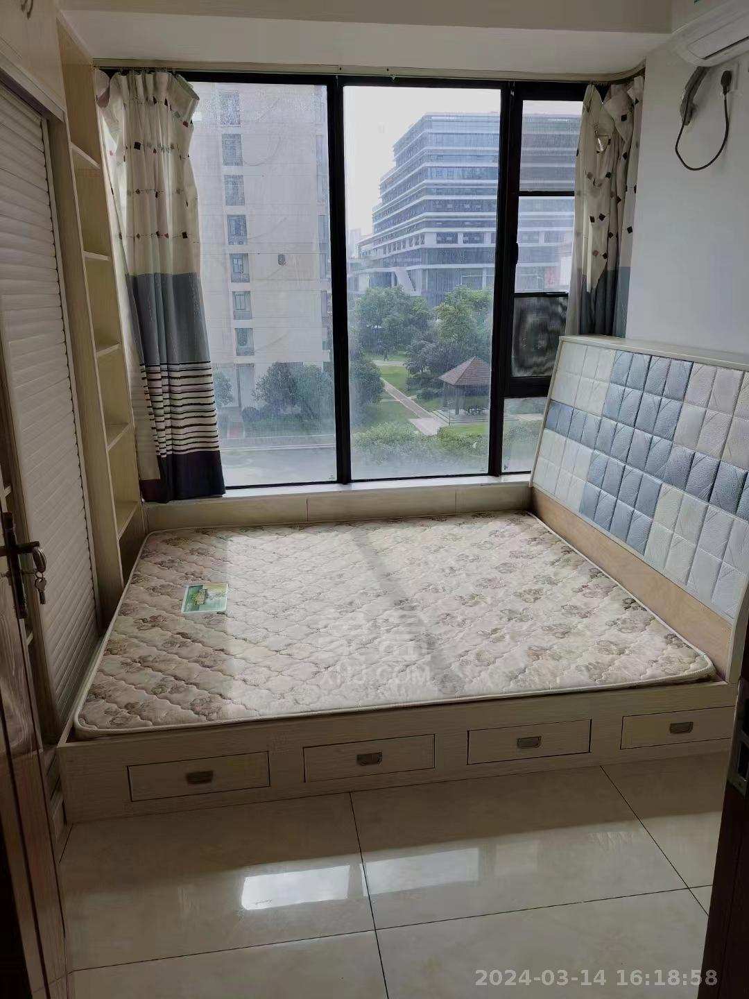 金轮翡翠名园  3室1厅1卫    1800.0元/月室内图