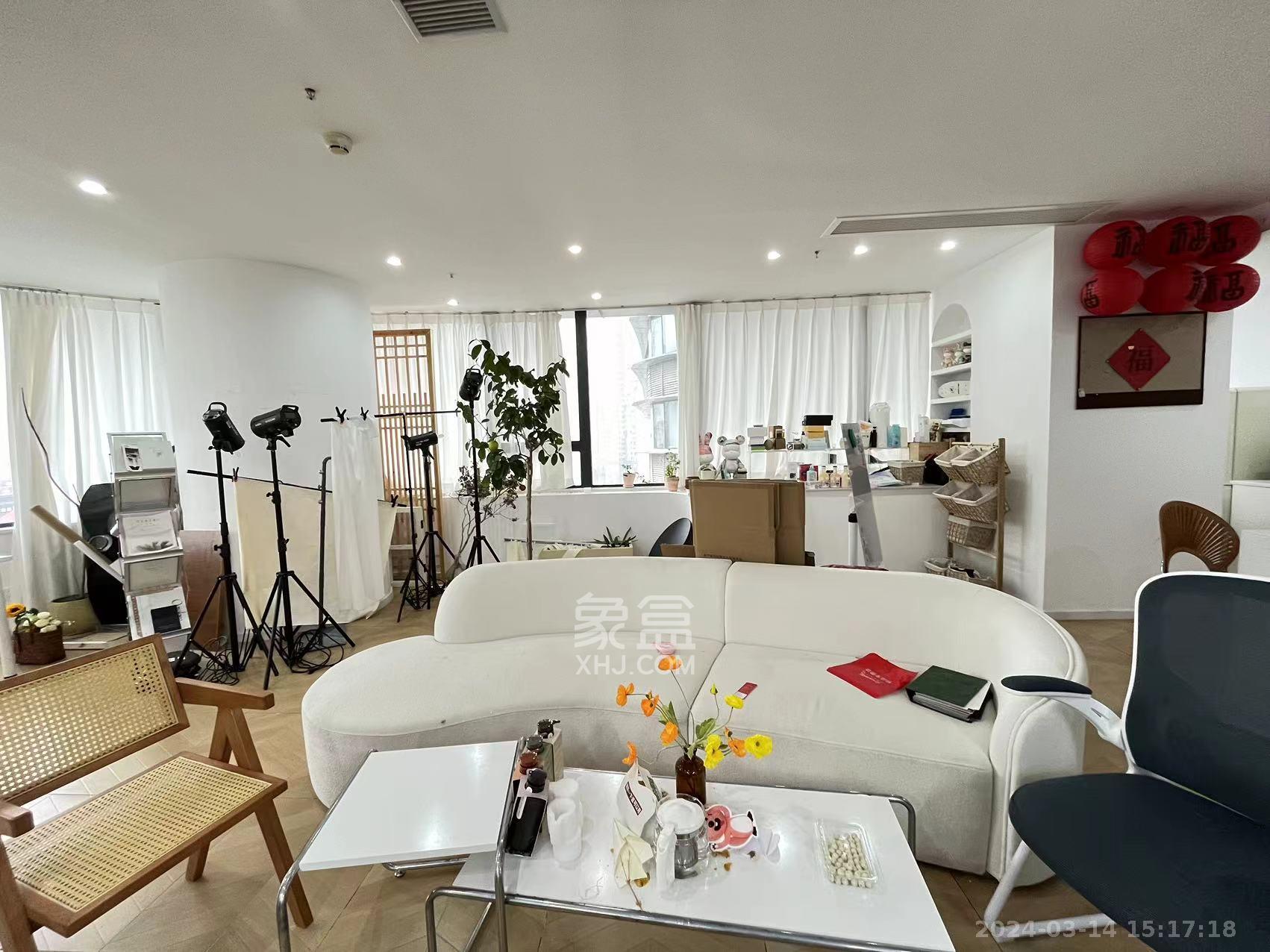 天祥水晶湾   123.0㎡      7000.0元/月室内图