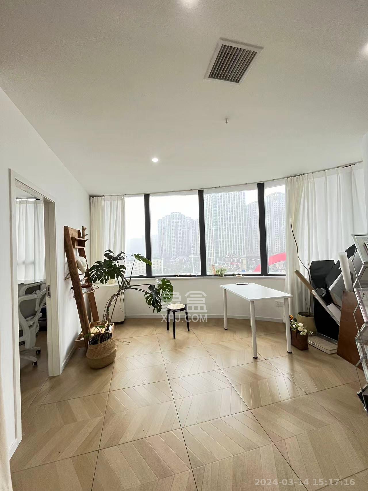 天祥水晶湾   123.0㎡      7000.0元/月室内图