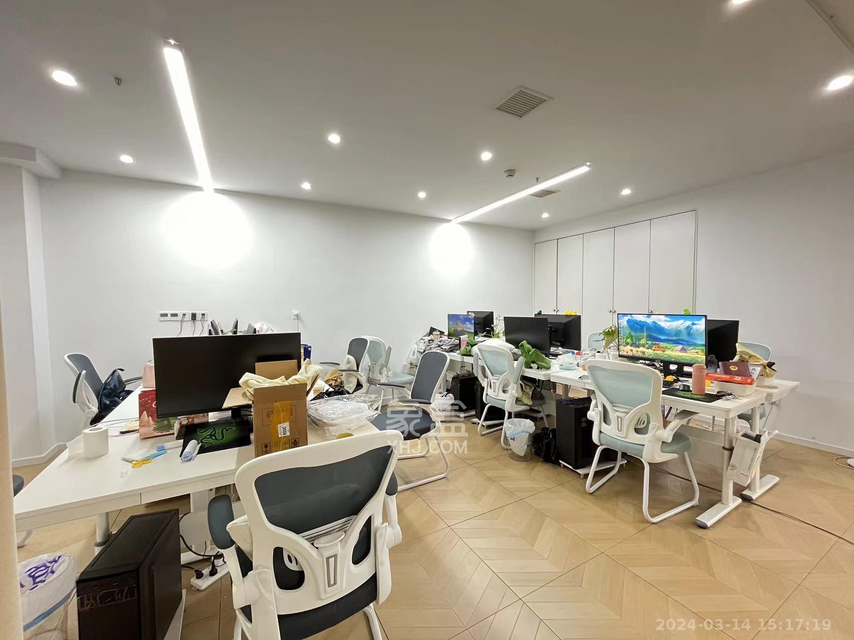 天祥水晶湾   123.0㎡      7000.0元/月室内图