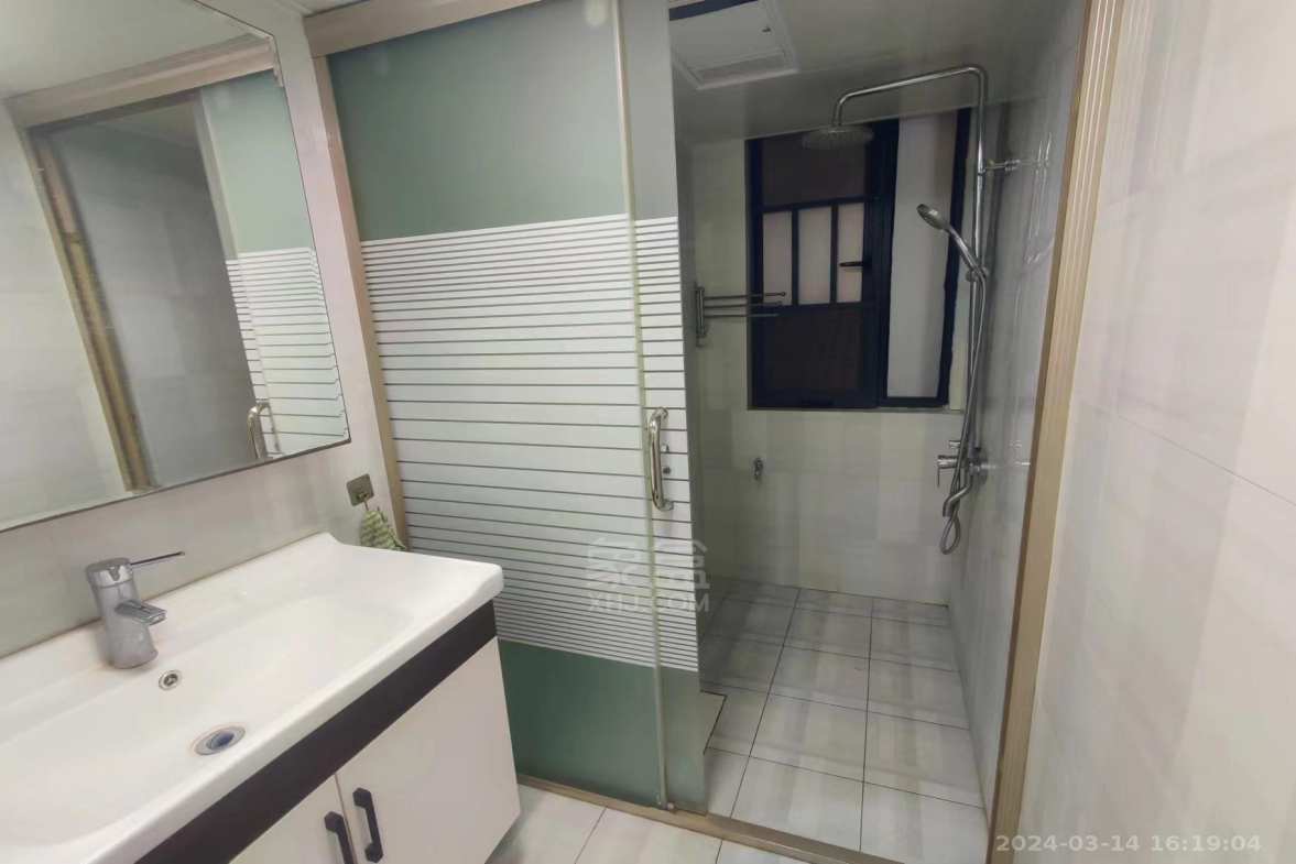 金轮翡翠名园  3室1厅1卫    1800.0元/月室内图