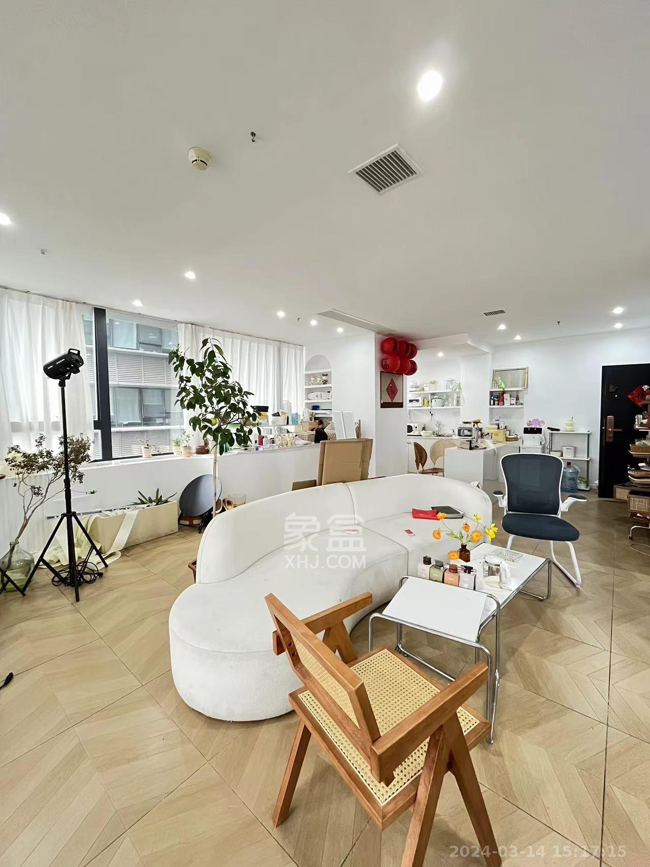 天祥水晶湾   123.0㎡      7000.0元/月室内图