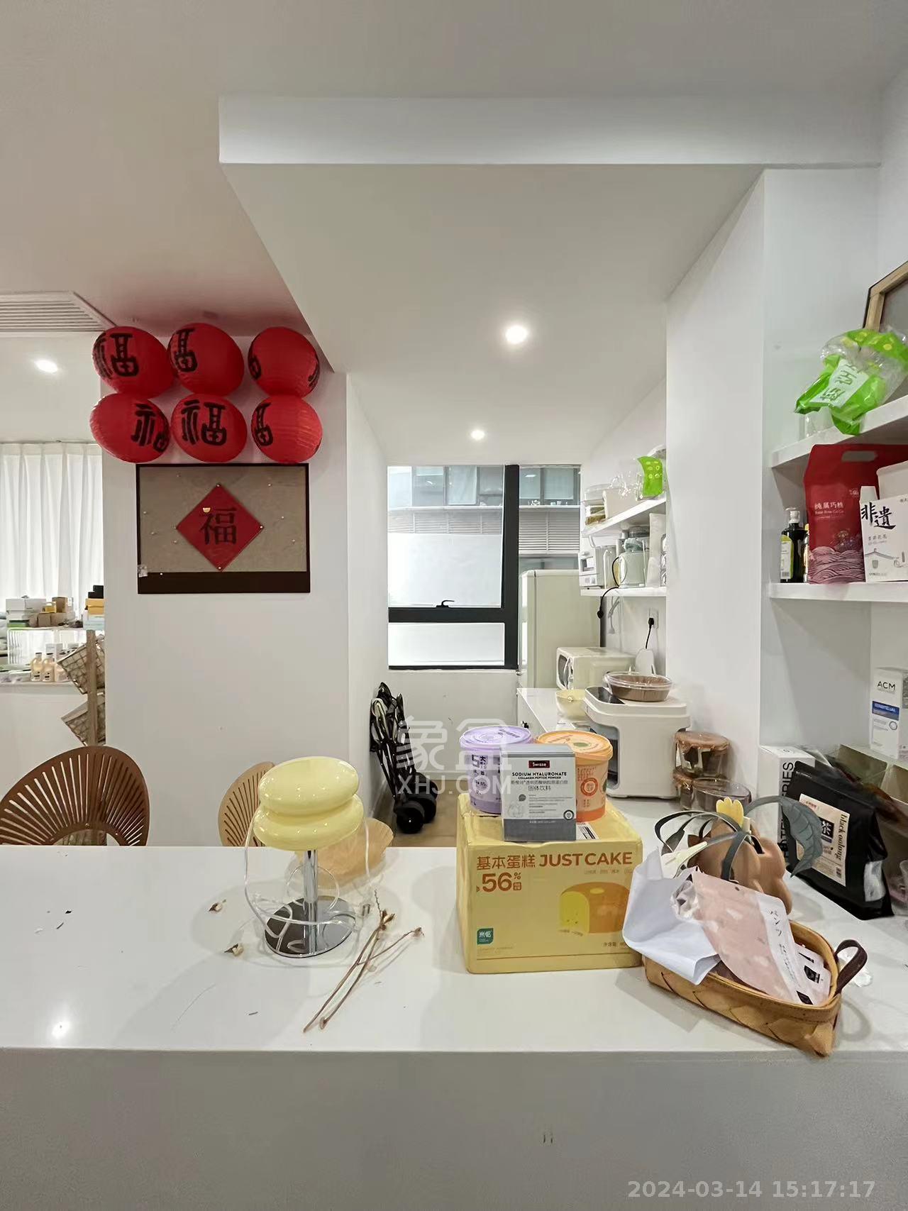 天祥水晶湾   123.0㎡      7000.0元/月室内图