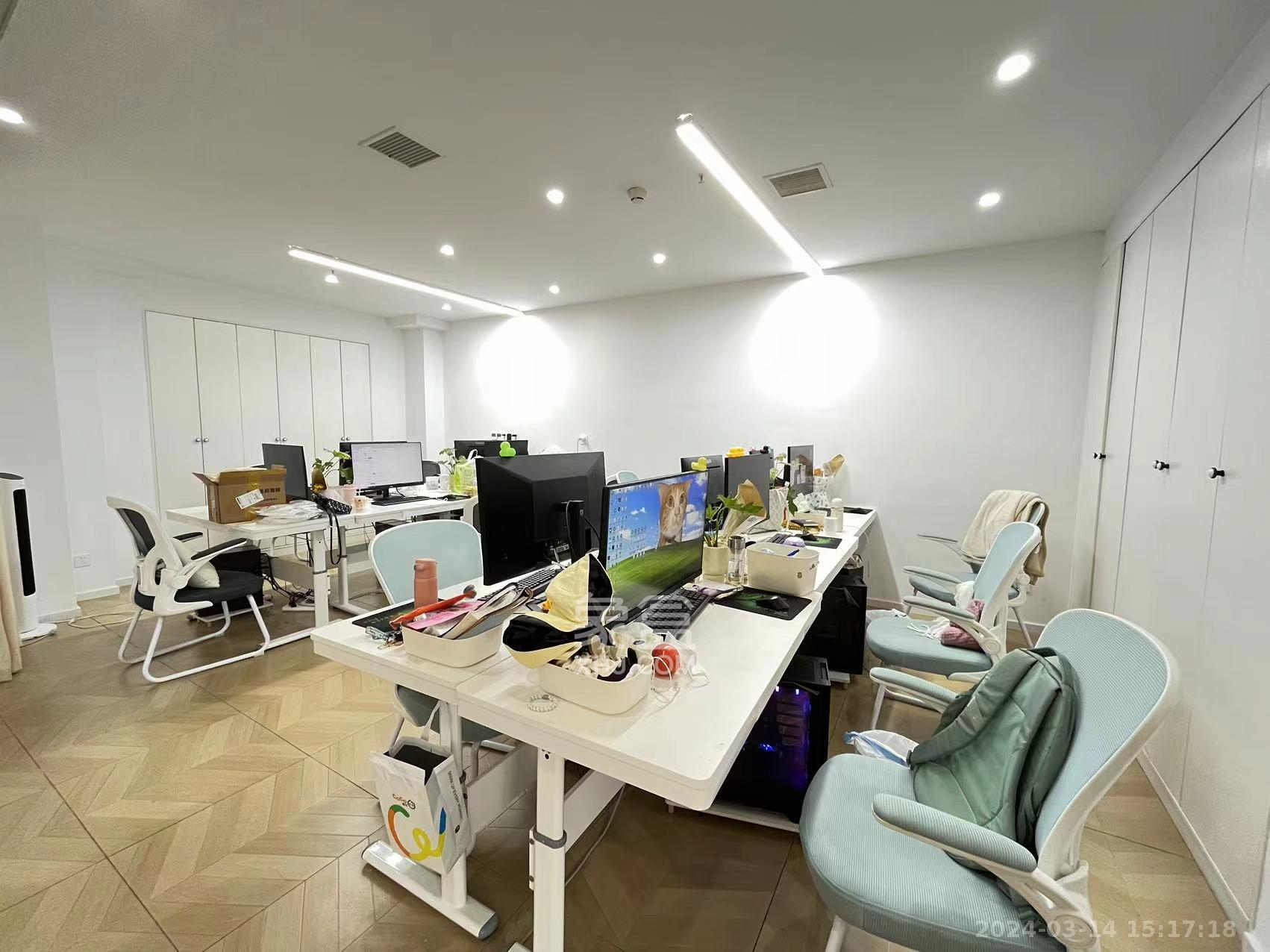 天祥水晶湾   123.0㎡      7000.0元/月室内图