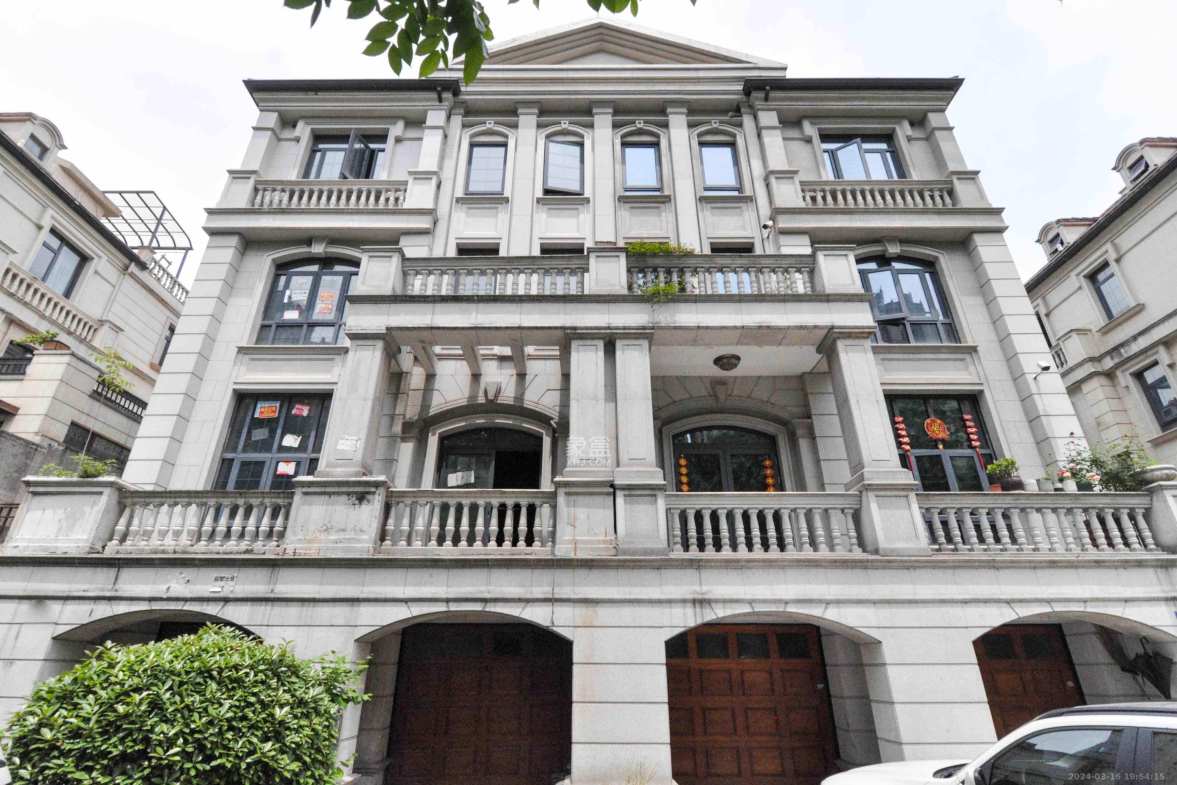 中海梅溪湖壹号  7室3厅3卫    10000.0元/月 中海梅溪湖壹号  7室3厅3卫    10000.0元/月室内图