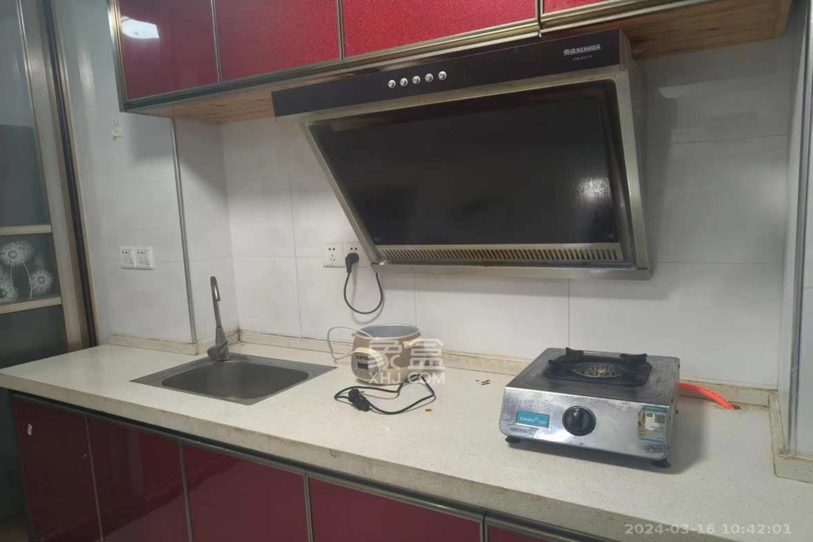 长房UP年代  1室1厅1卫   1300.00元/月室内图