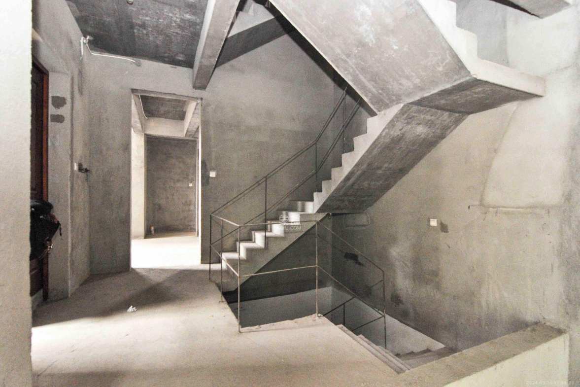 中海梅溪湖壹号  7室3厅3卫    10000.0元/月 中海梅溪湖壹号  7室3厅3卫    10000.0元/月室内图