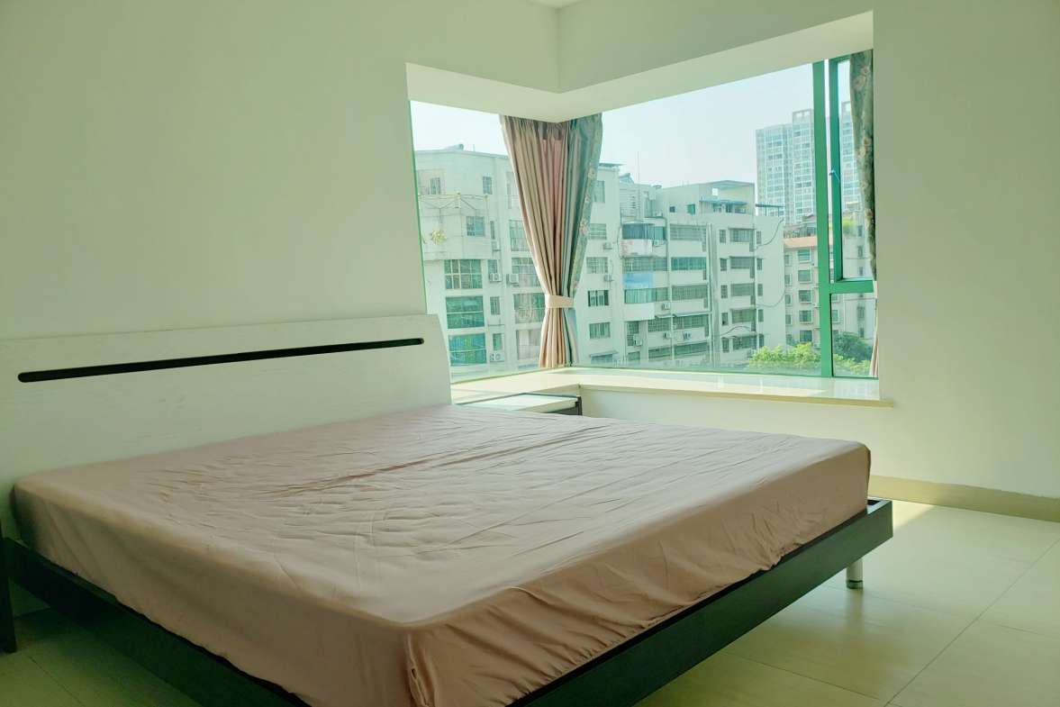 香江城市花园 3室2厅2卫 2400.0元/月 香江城市花园 3室2厅2卫 2400.0元/月室内图