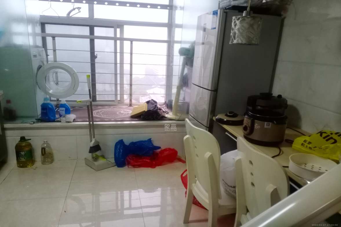 金色loft(鑫秋大厦) 2室2厅1卫 2500.0元/月 金色loft(鑫秋大厦) 2室2厅1卫 2500.0元/月室内图