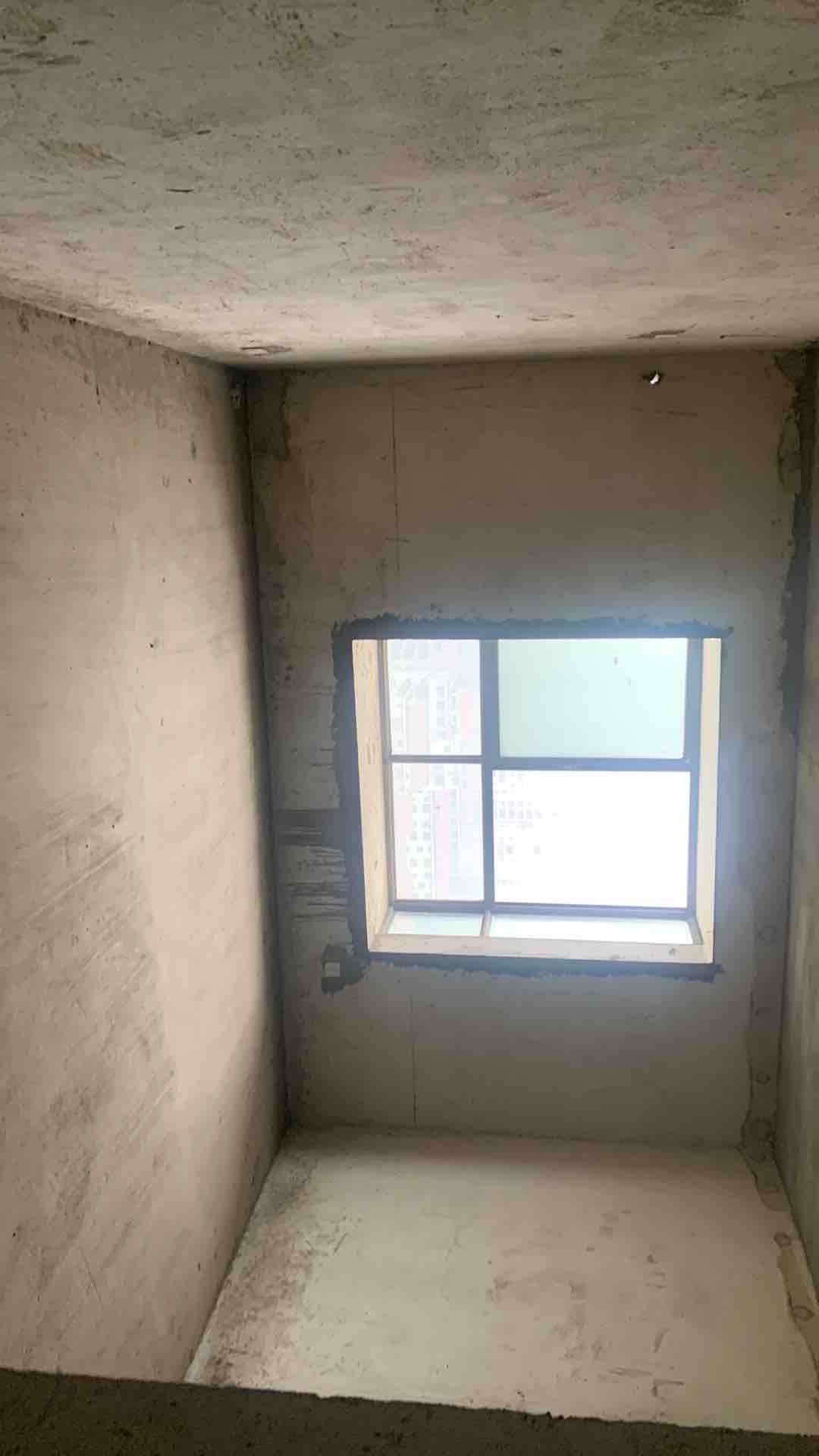 弘星大厦  4室2厅2卫    58.0万客厅