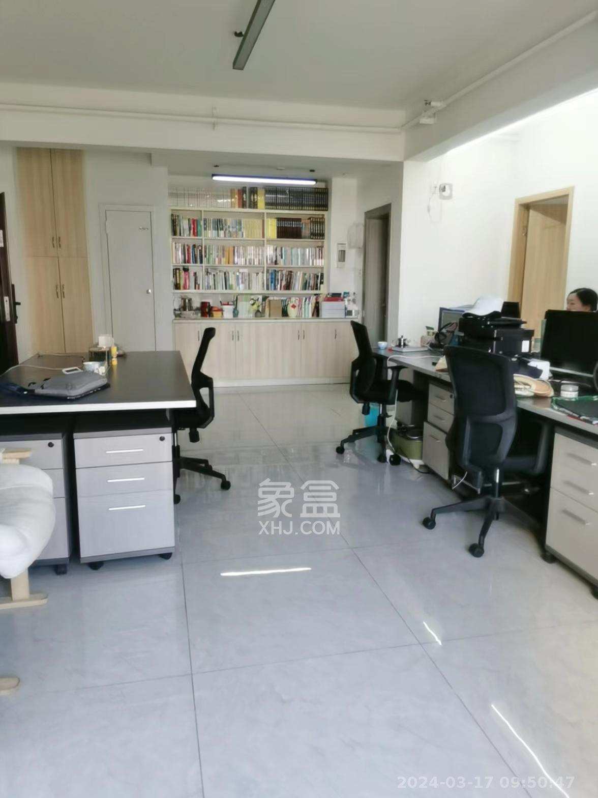 半山公馆（半山国际中心）  2室1厅1卫   12000.00元/月室内图