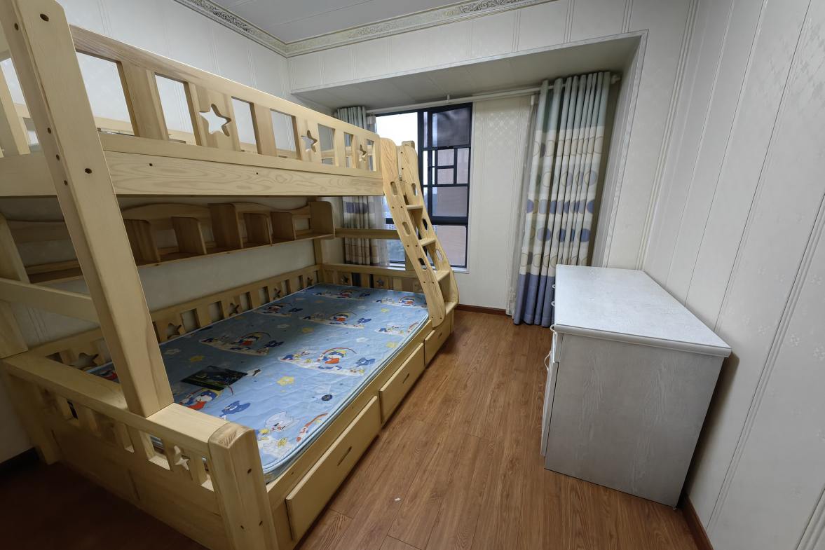 金益紫檀  3室2厅2卫    78.0万客厅