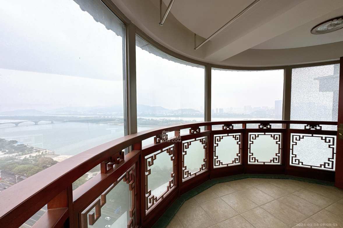 潮宗御苑  4室2厅2卫    7000.0元/月室内图