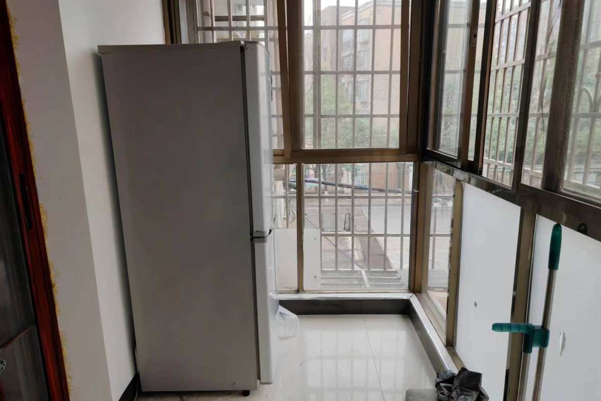 金塘小区  1室1厅1卫   1000.00元/月室内图