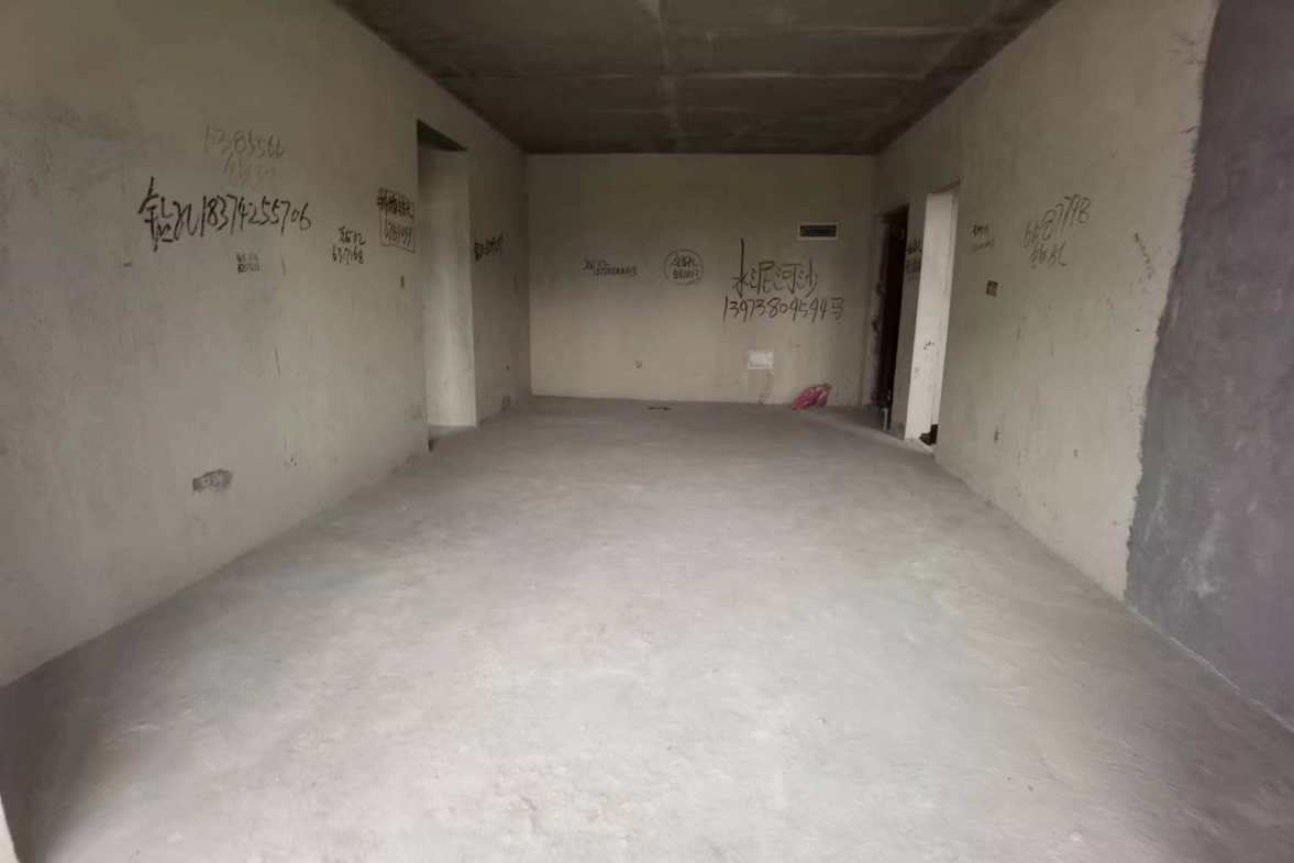 三星华厦 3室2厅2卫 60.8万 三星华厦 3室2厅2卫 60.8万客厅