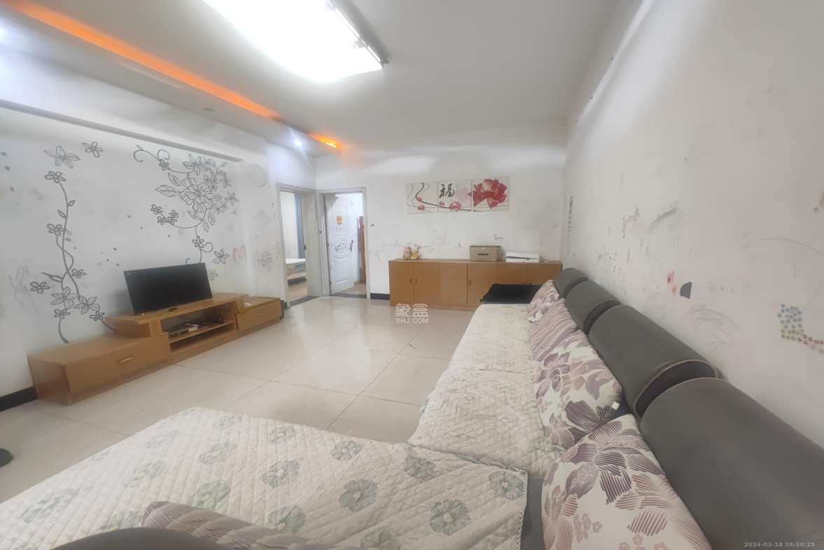 梧桐小区  3室2厅2卫   22.80万室内图1