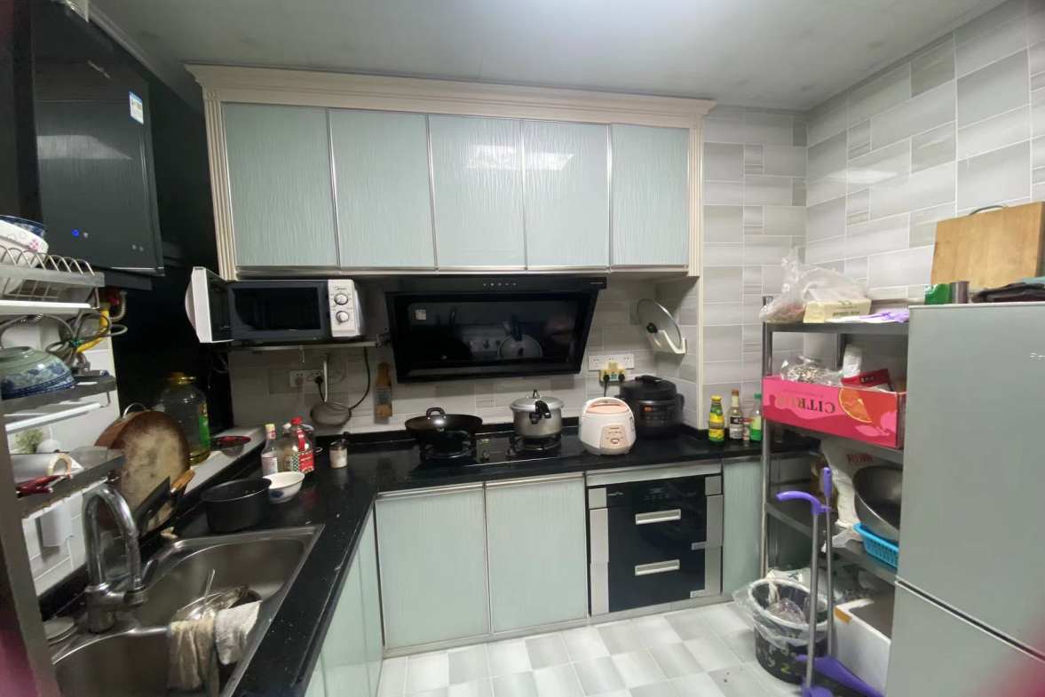 恒隆国际  2室1厅1卫    2000.0元/月室内图1