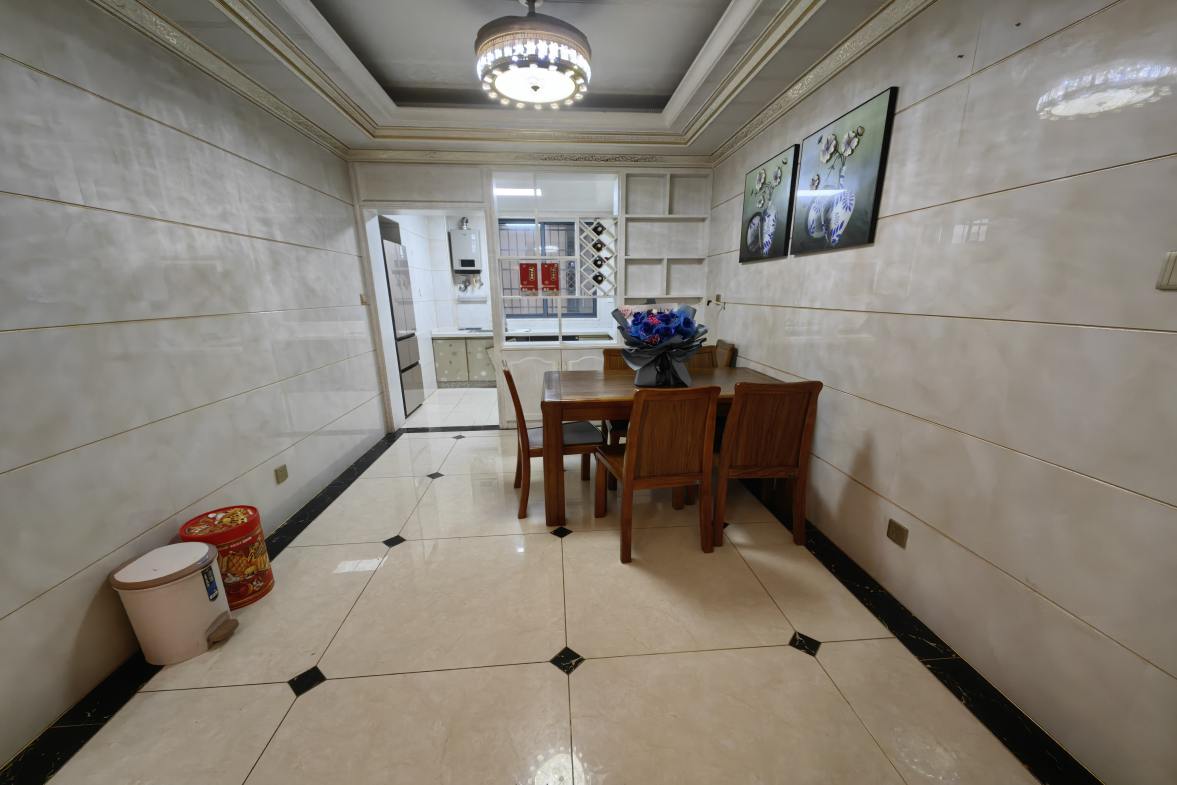 金益紫檀  3室2厅2卫    78.0万客厅