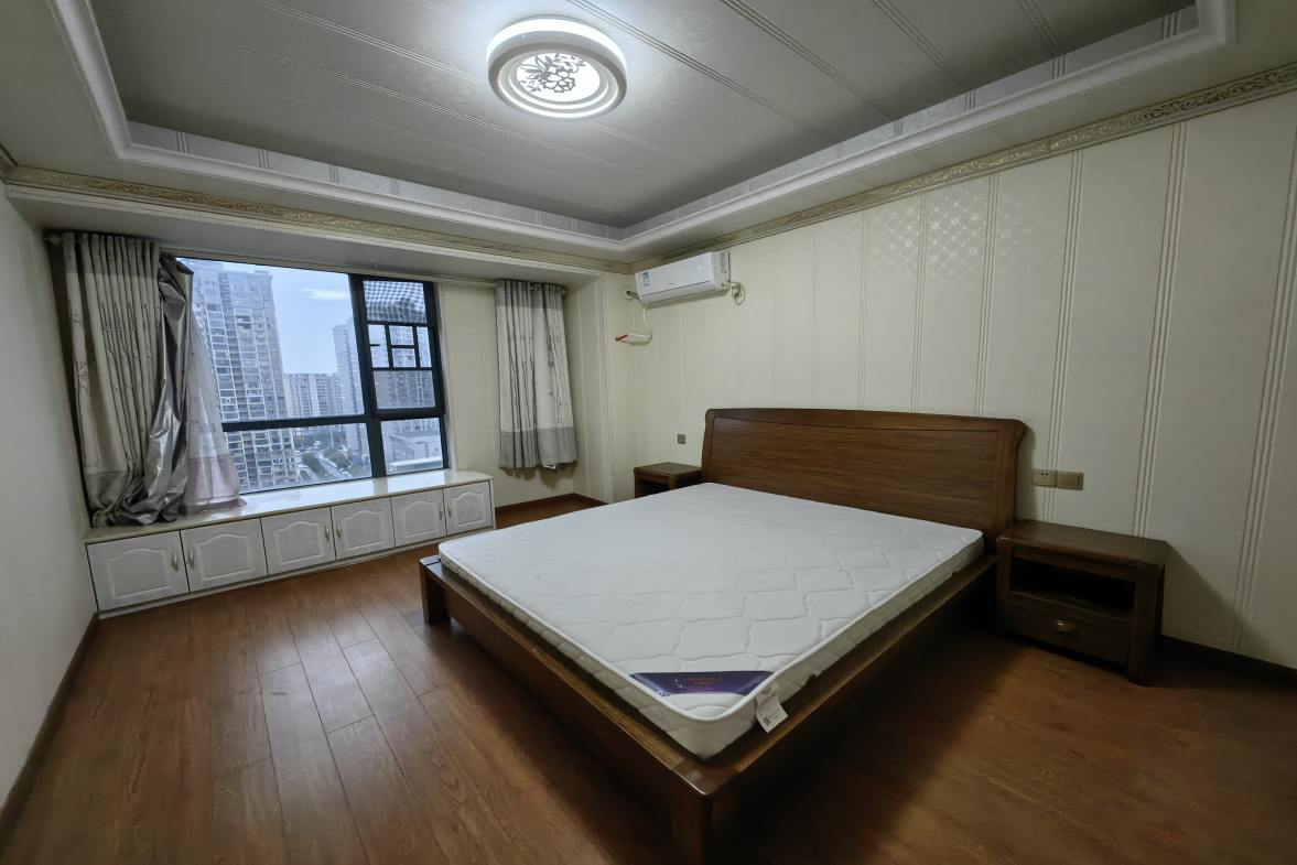 金益紫檀  3室2厅2卫    78.0万客厅