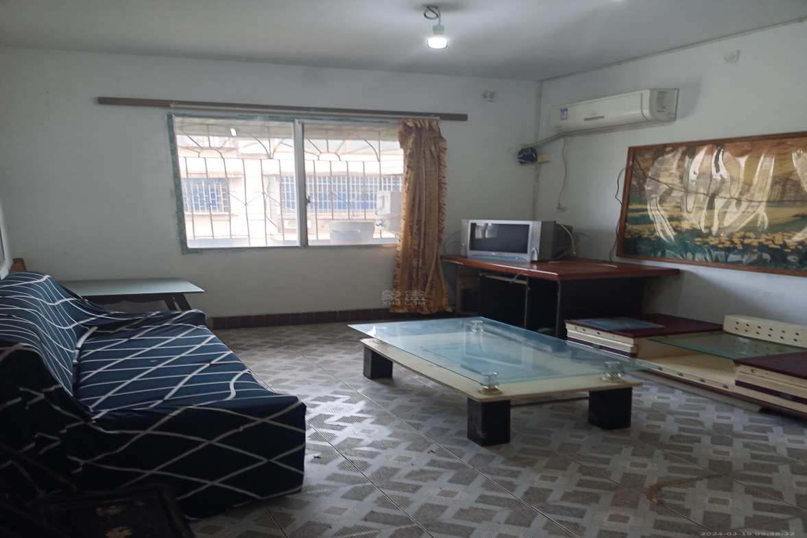 花园一村  3室2厅1卫    1000.0元/月 花园一村  3室2厅1卫    1000.0元/月室内图