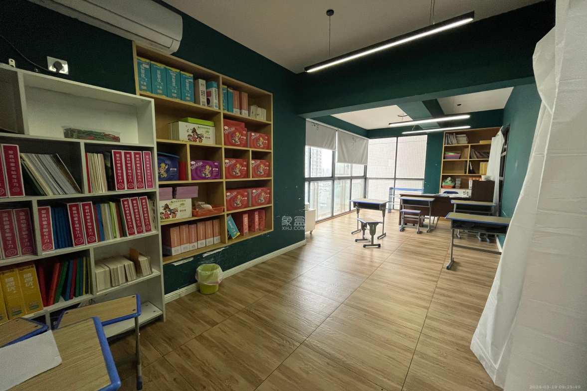 高鑫麓城  3室2厅1卫   2400.00元/月室内图