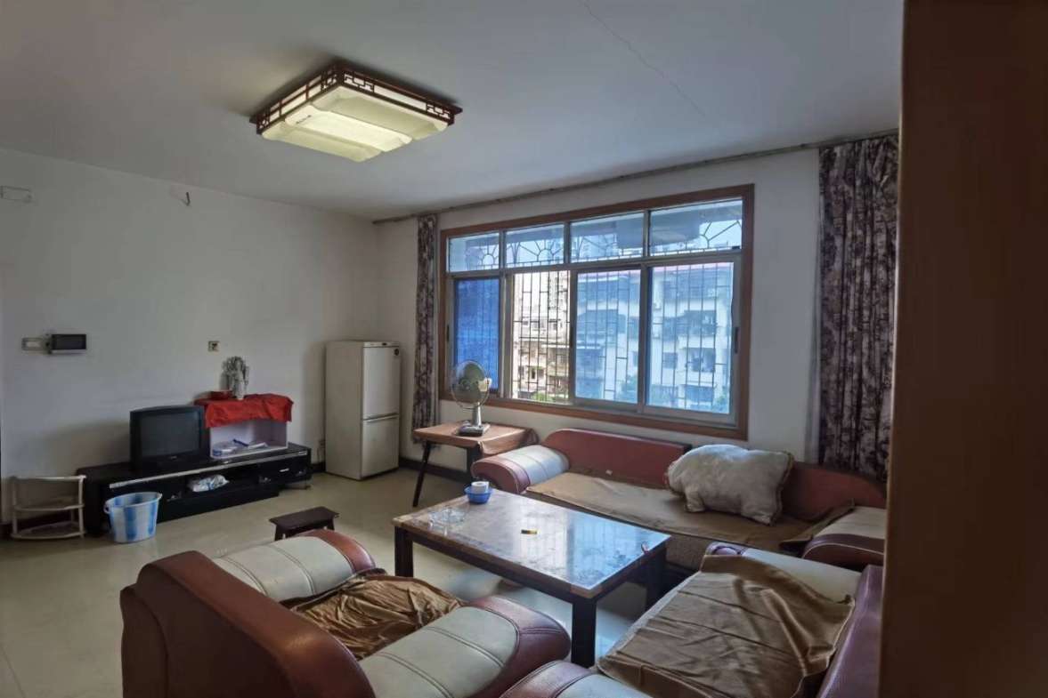 电信住宅小区(电信移动小区) 3室2厅1卫 900.0元/月 电信住宅小区(电信移动小区) 3室2厅1卫 900.0元/月室内图