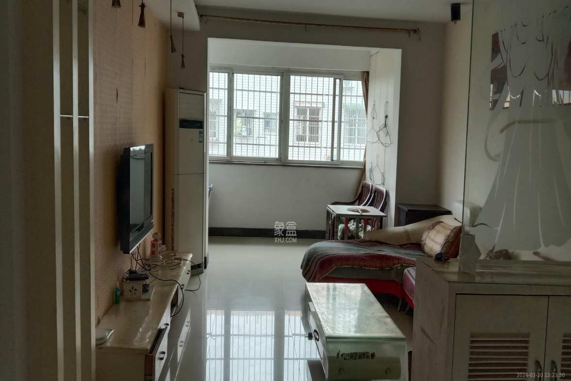 绿荫家园  3室2厅2卫   1600.00元/月室内图