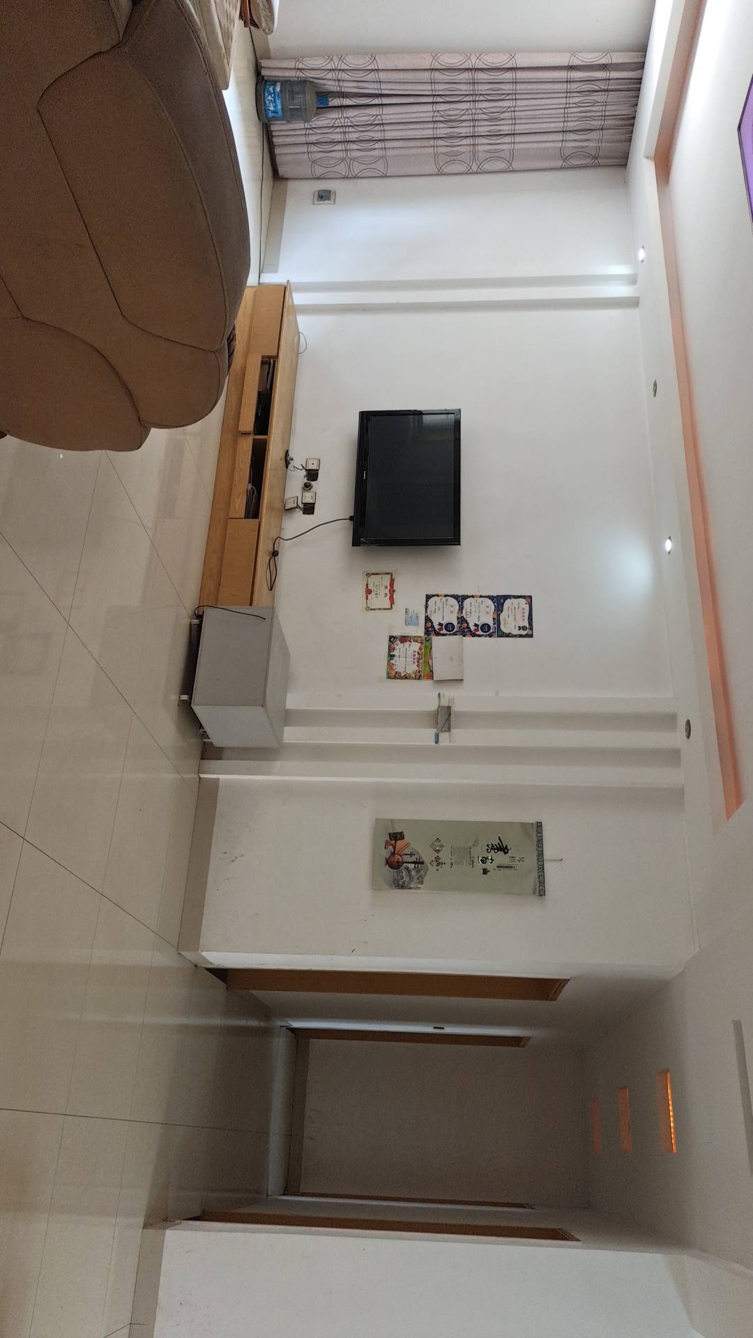 羊舞岭小区  4室2厅2卫   1380.00元/月户型图