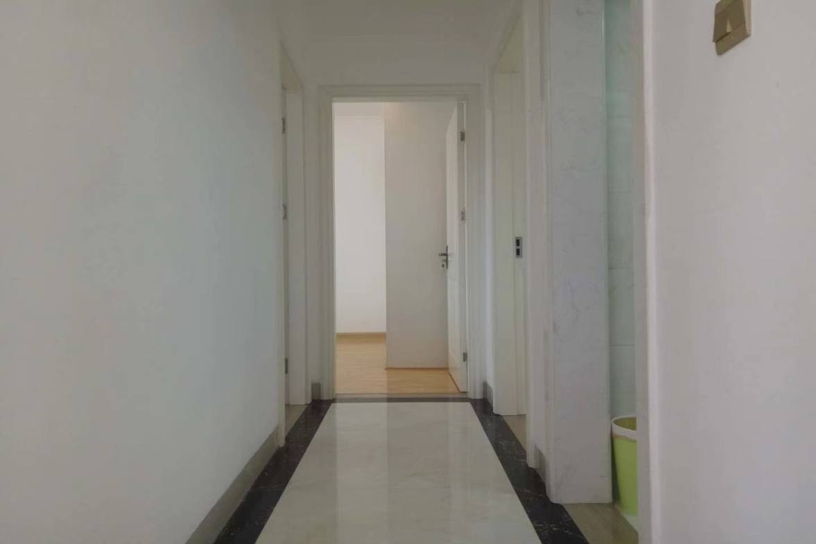 中泰峰境 3室2厅1卫 2300.0元/月 中泰峰境 3室2厅1卫 2300.0元/月室内图