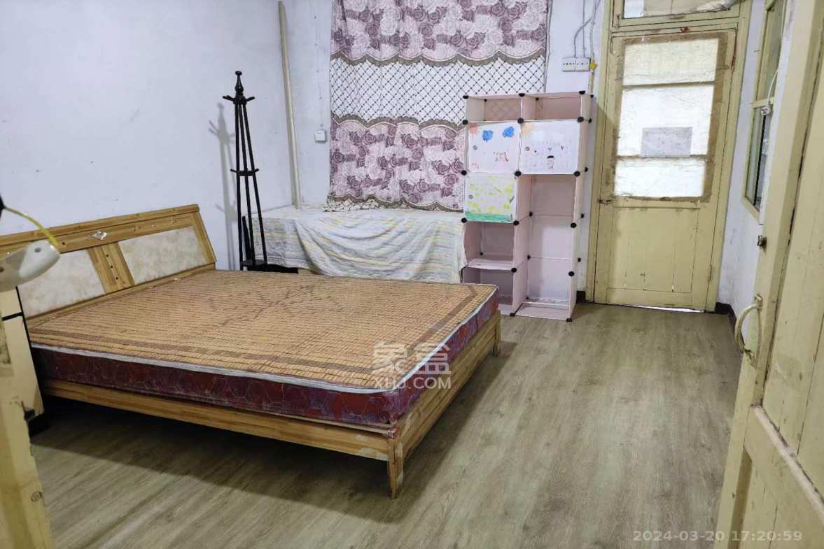 中南家园  2室1厅1卫   1400.00元/月室内图