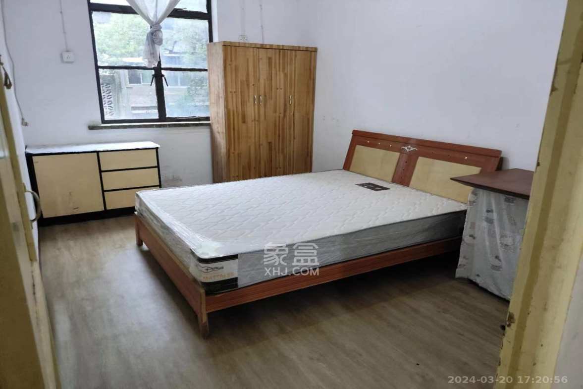 中南家园  2室1厅1卫   1400.00元/月室内图1