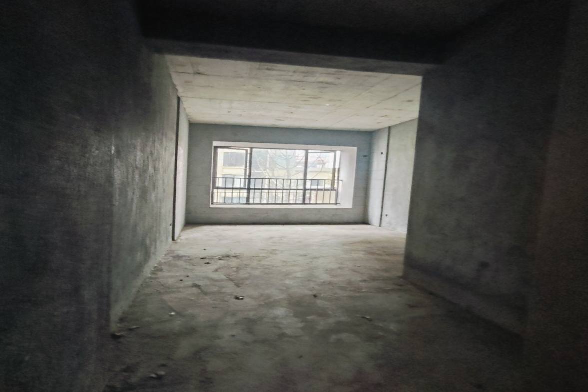 五江碧桂园城市广场  4室1厅1卫   128.00万客厅