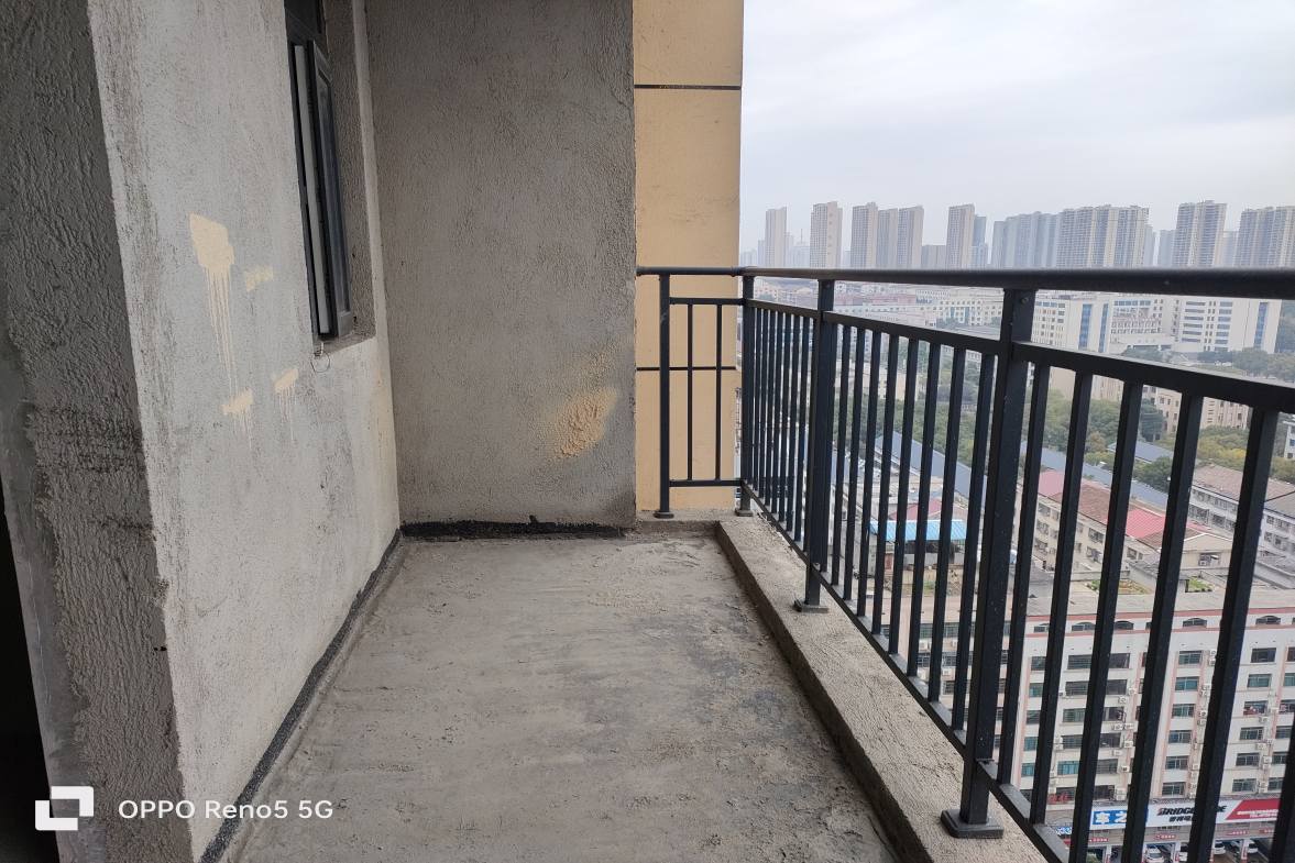 三星华厦 3室2厅2卫 85.0万 三星华厦 3室2厅2卫 85.0万客厅