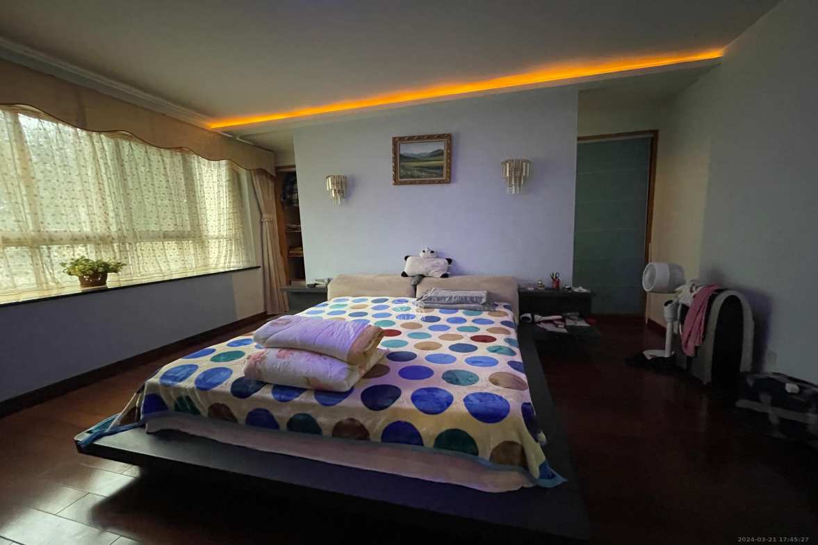 馨苑  5室2厅4卫    5000.0元/月 馨苑  5室2厅4卫    5000.0元/月室内图