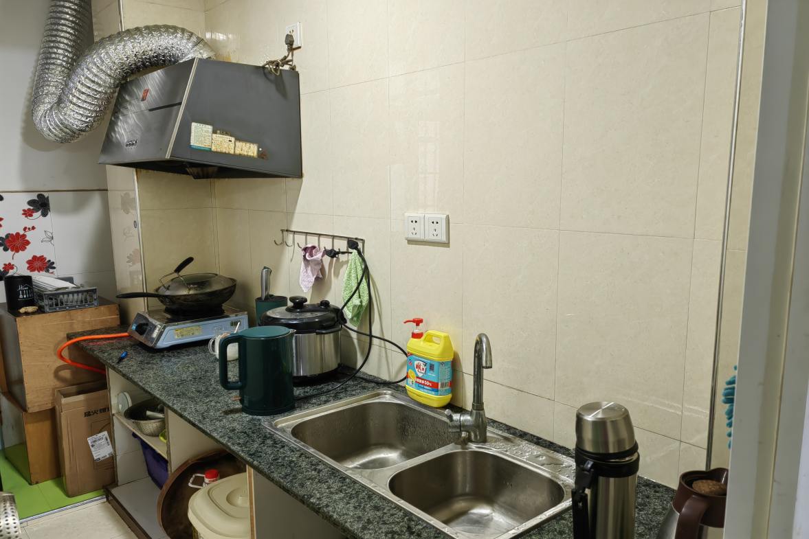 鸿都苑  2室1厅1卫    700.0元/月室内图