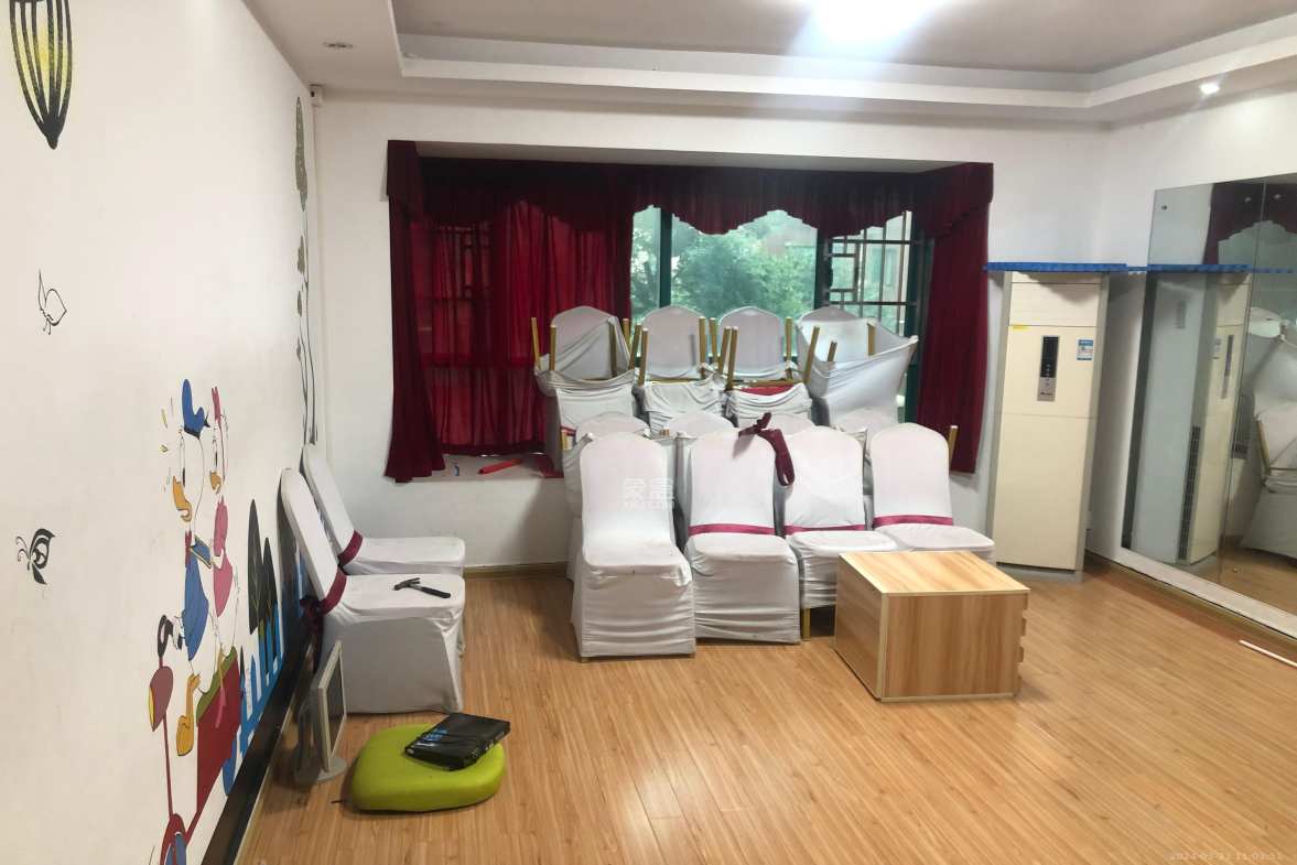 湘府东苑  3室2厅2卫    2800.0元/月室内图