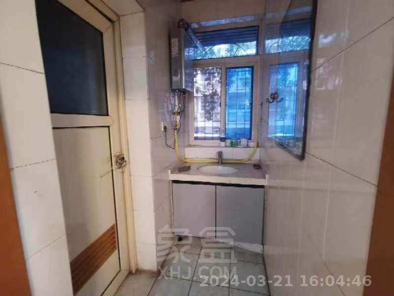 市二中单位房 4室2厅2卫 1600.0元/月 市二中单位房 4室2厅2卫 1600.0元/月室内图