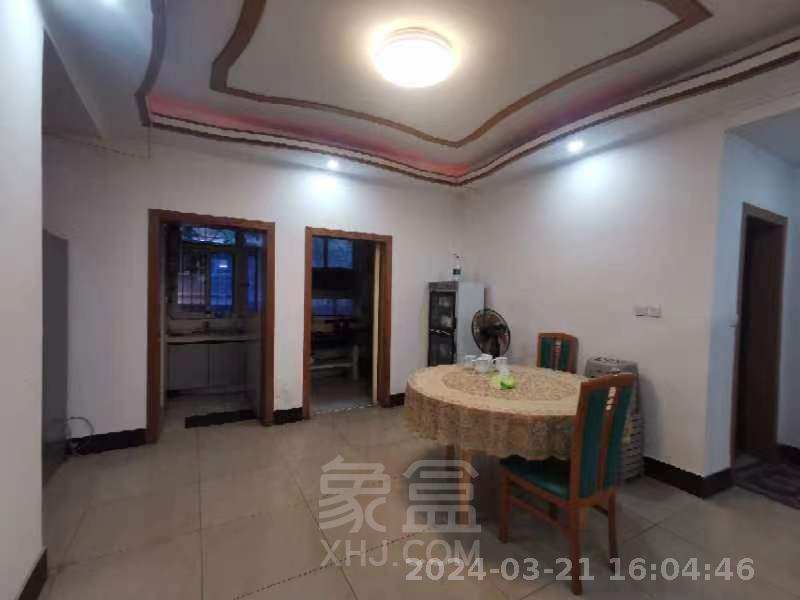 市二中单位房 4室2厅2卫 1600.0元/月 市二中单位房 4室2厅2卫 1600.0元/月室内图