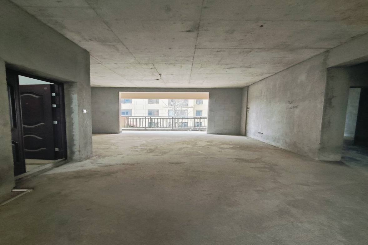 五江碧桂园城市广场  4室1厅1卫   128.00万客厅