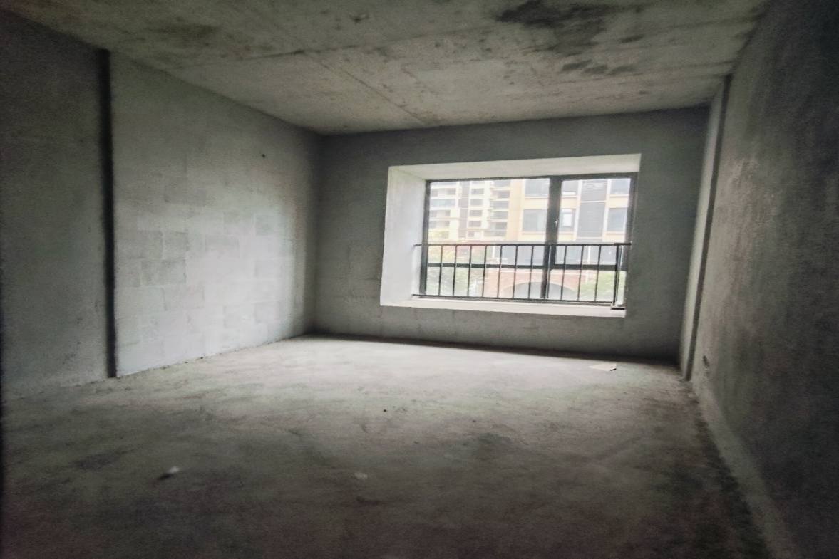 五江碧桂园城市广场  4室1厅1卫   128.00万客厅