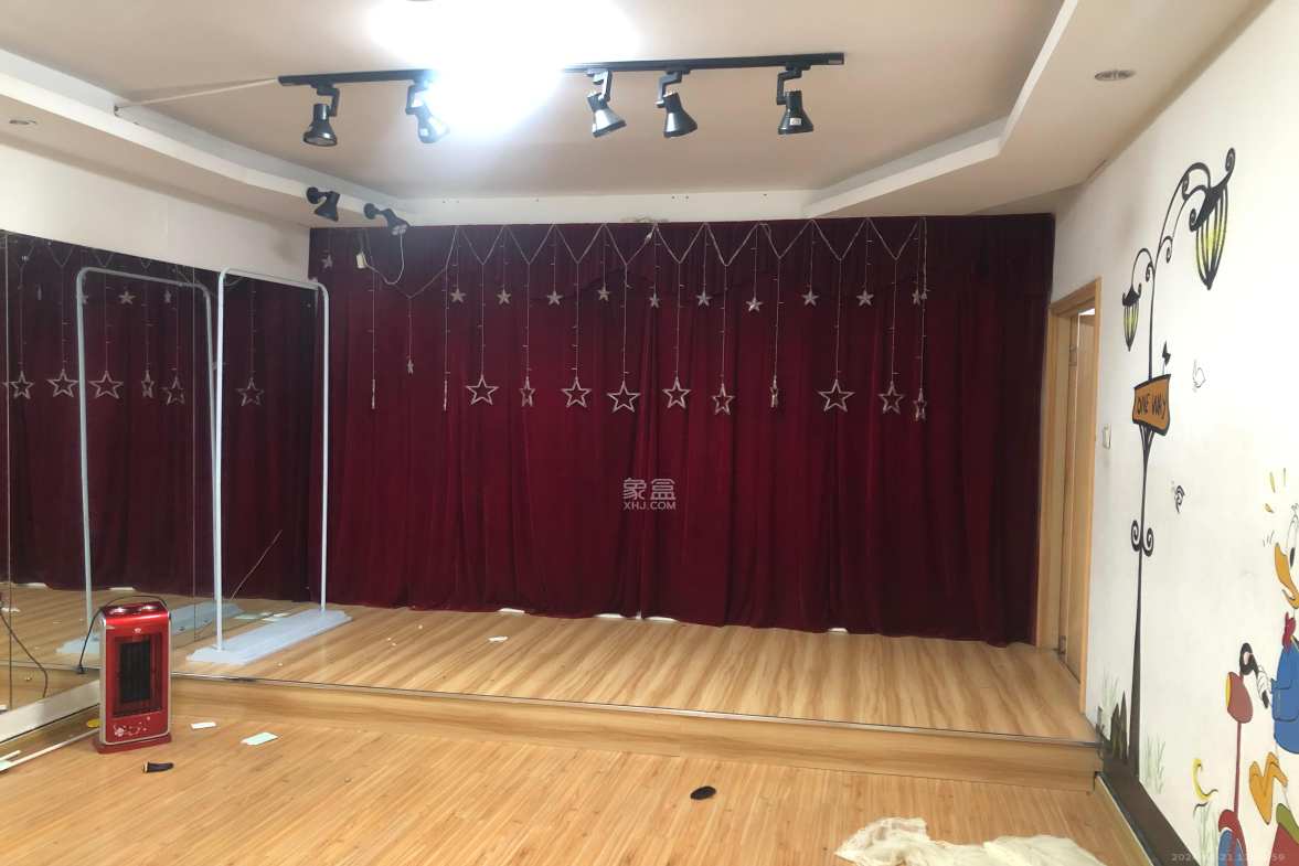 湘府东苑  3室2厅2卫    2800.0元/月室内图