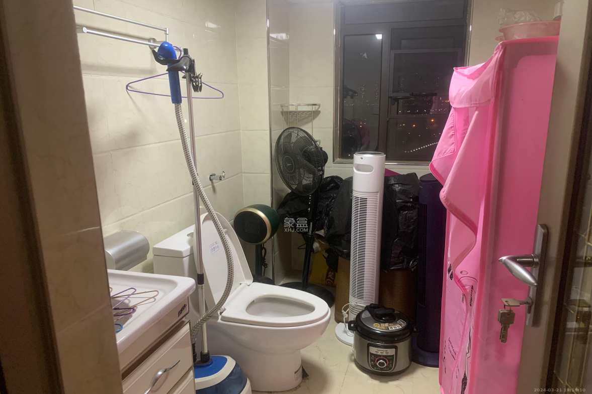 水岸世景  3室2厅2卫    2300.0元/月 水岸世景  3室2厅2卫    2300.0元/月室内图