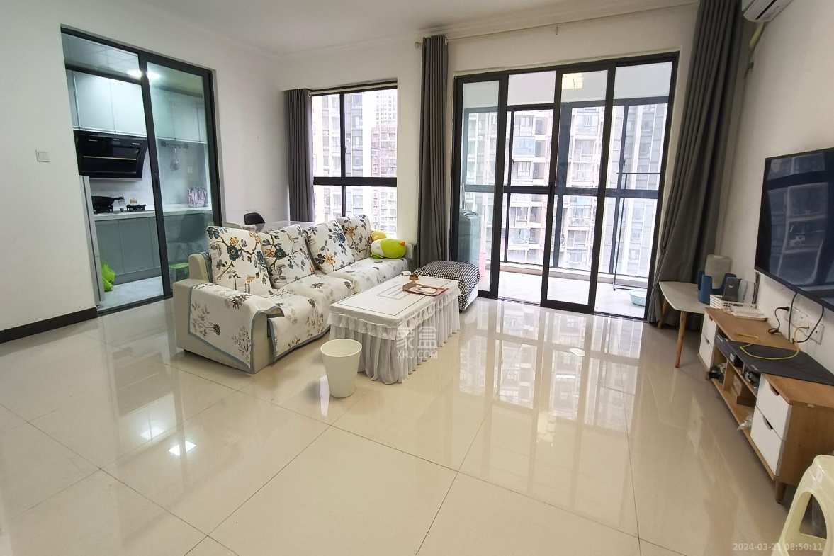 盛世耀凯  3室2厅1卫    2300.0元/月室内图1