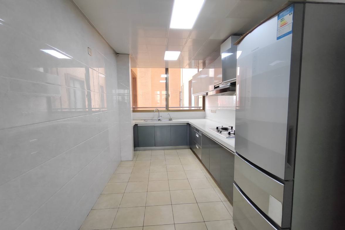 众一桂府  4室2厅2卫    86.8万客厅