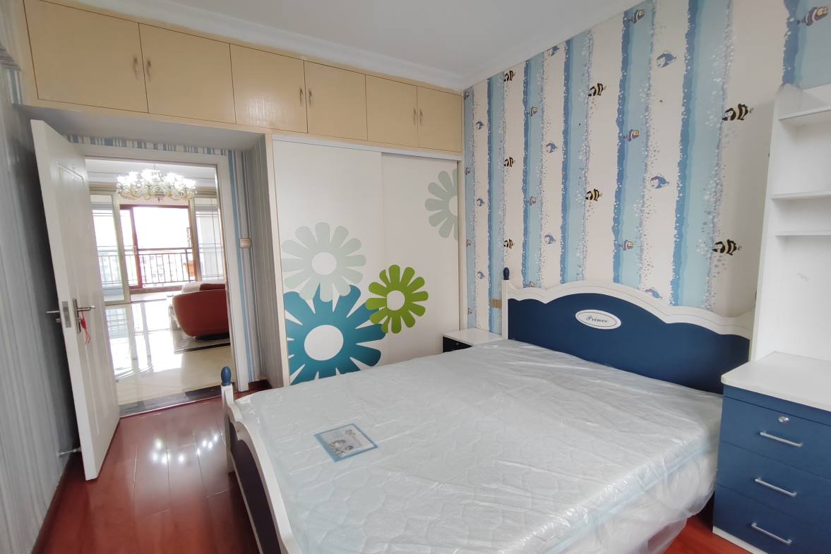 众一桂府  4室2厅2卫    86.8万客厅