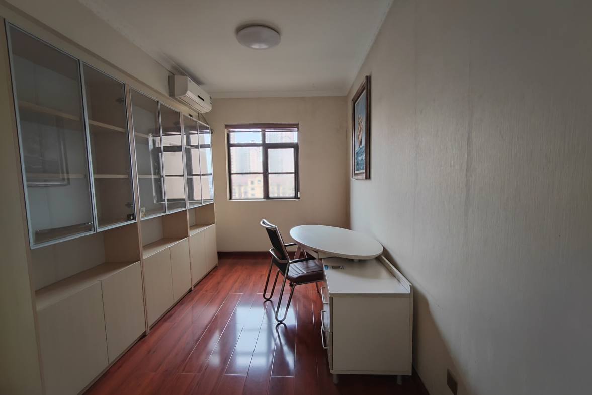 众一桂府  4室2厅2卫    86.8万客厅