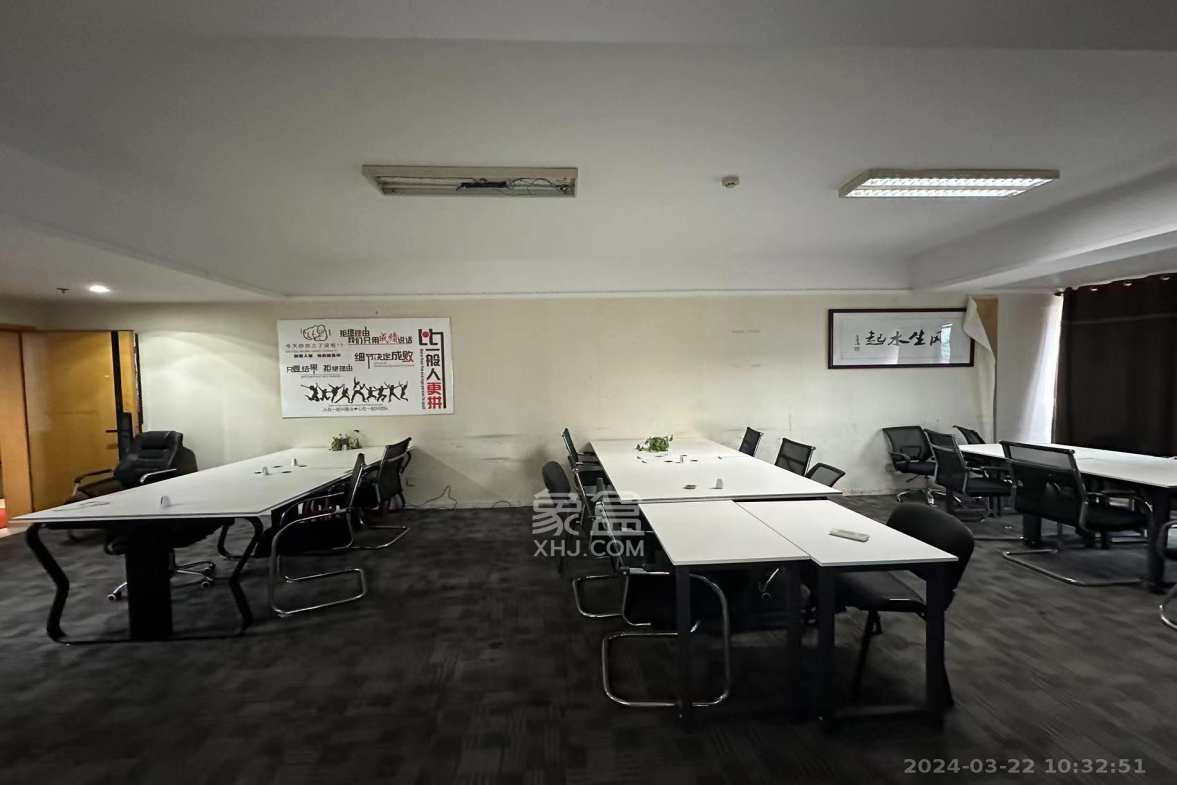 德思勤城市广场(宝格丽公寓) 2室1厅1卫 5000.0元/月 德思勤城市广场(宝格丽公寓) 2室1厅1卫 5000.0元/月室内图