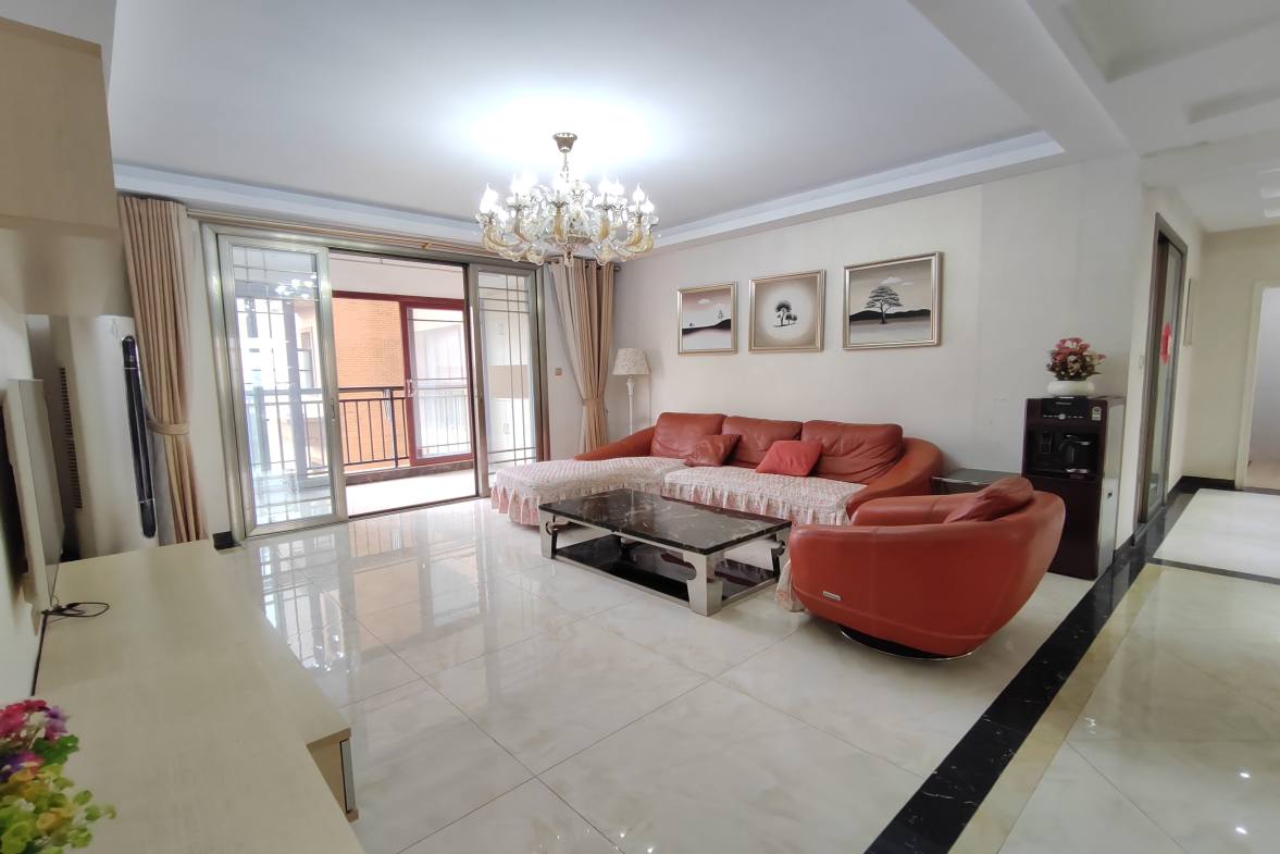 众一桂府  4室2厅2卫    86.8万客厅