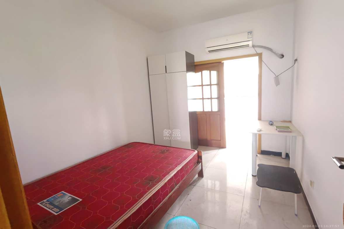 未来现代城 4室1厅2卫 2200.0元/月 未来现代城 4室1厅2卫 2200.0元/月室内图